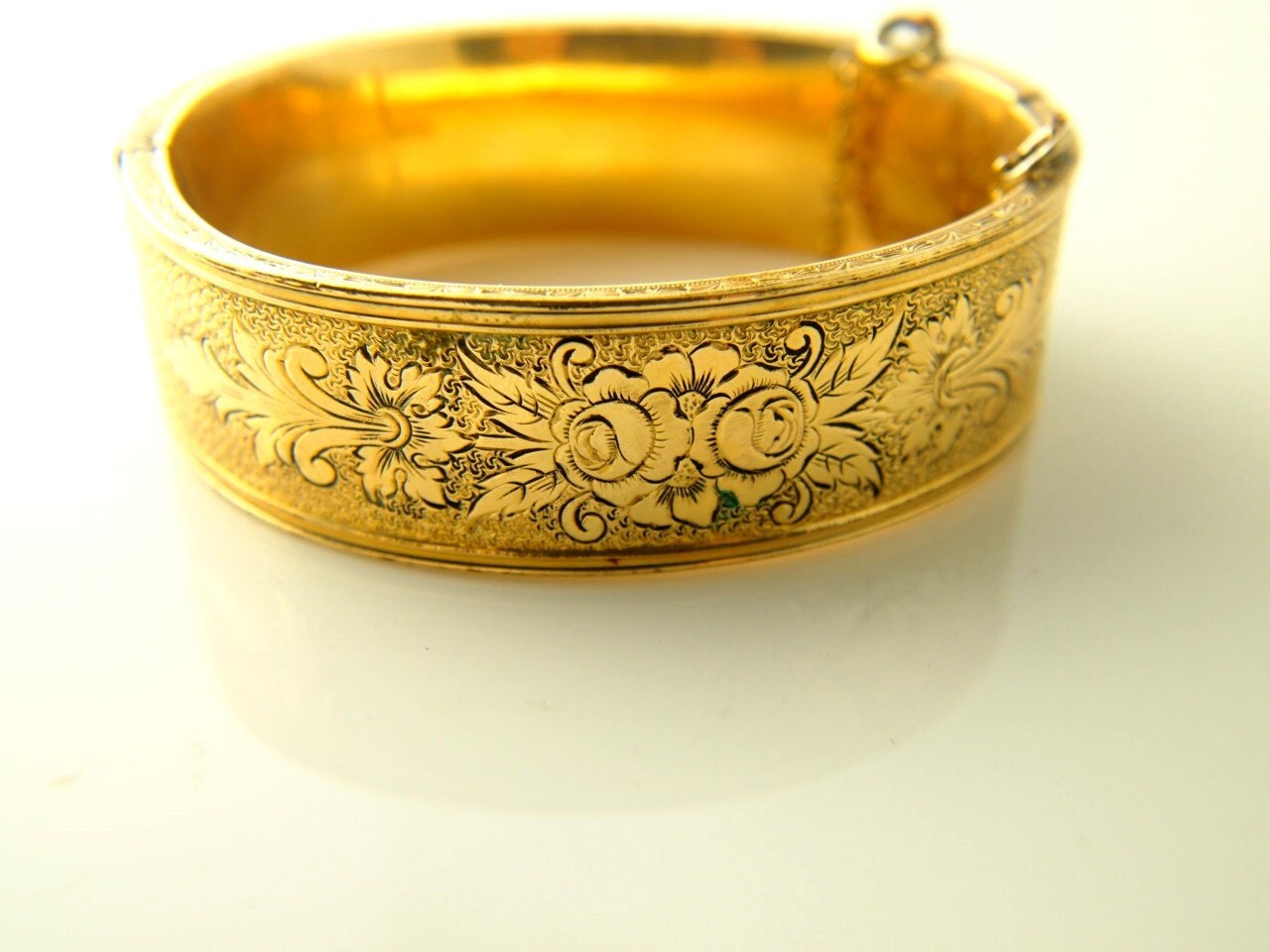 Enamel Flower Bracelet Gold Filled Vintage by VintageParis