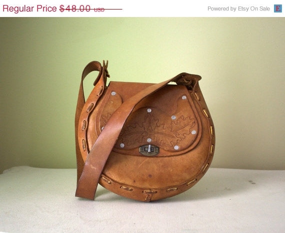 Vintage 1970s Tooled Leather Purse 70s by SassySisterVintage