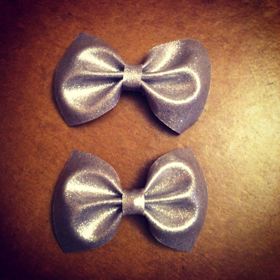 Silver glitter vinyl hair bows set of 2 pin up
