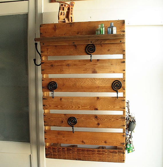 Coat Hanger From Upcycled Fruit Crate by ArtePoveraCrafts on Etsy