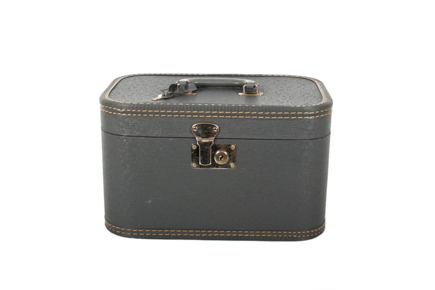 train case luggage new