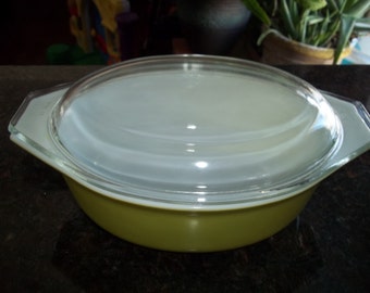 Pyrex 043 Green Verde Casserole/Serving Dish for Baking with Pyrex Lid