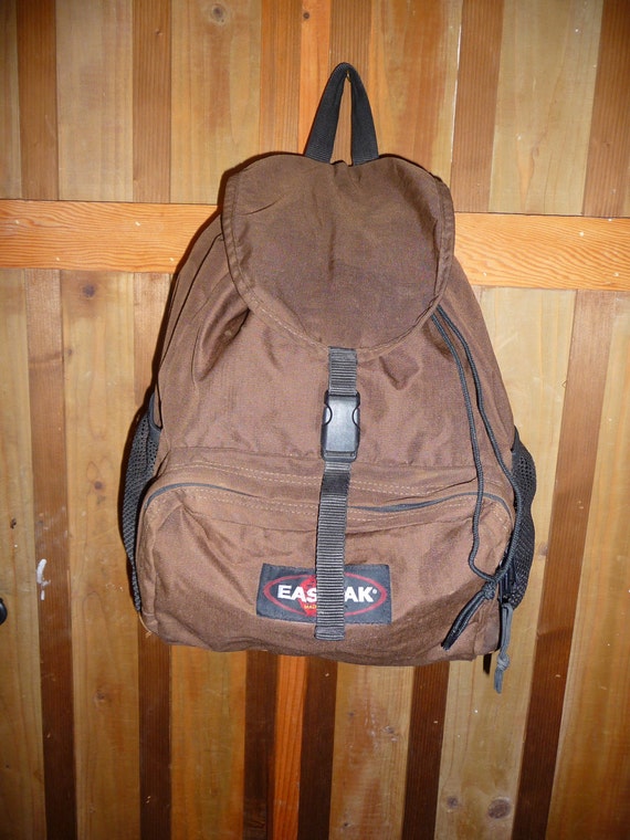 eastpak buckler