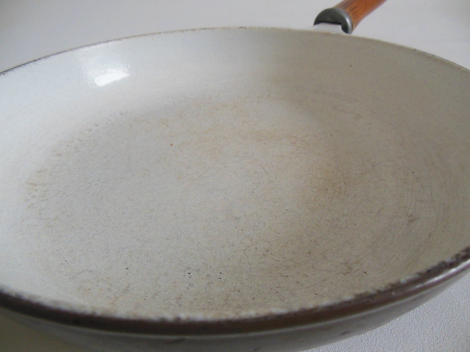 Enamel Cast Iron Skillet 10 Finesse GHC Japan Wood