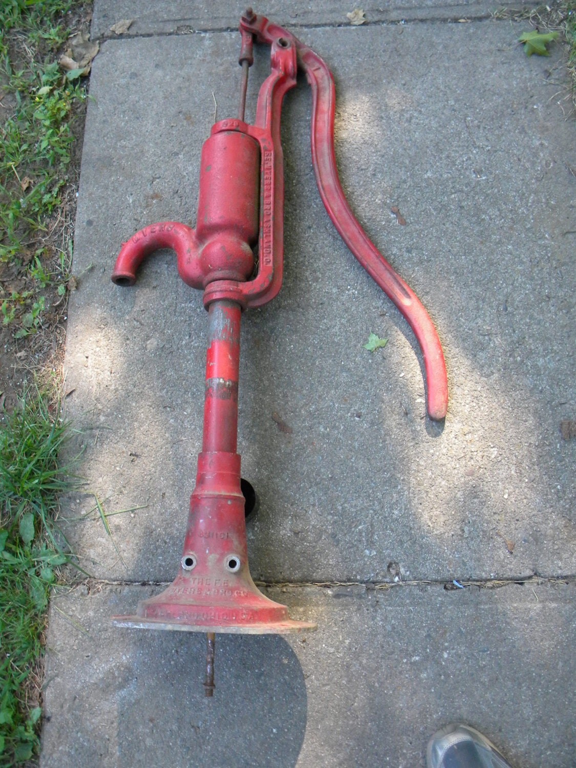 nice vintage antique tall myers cast iron hand farm barn