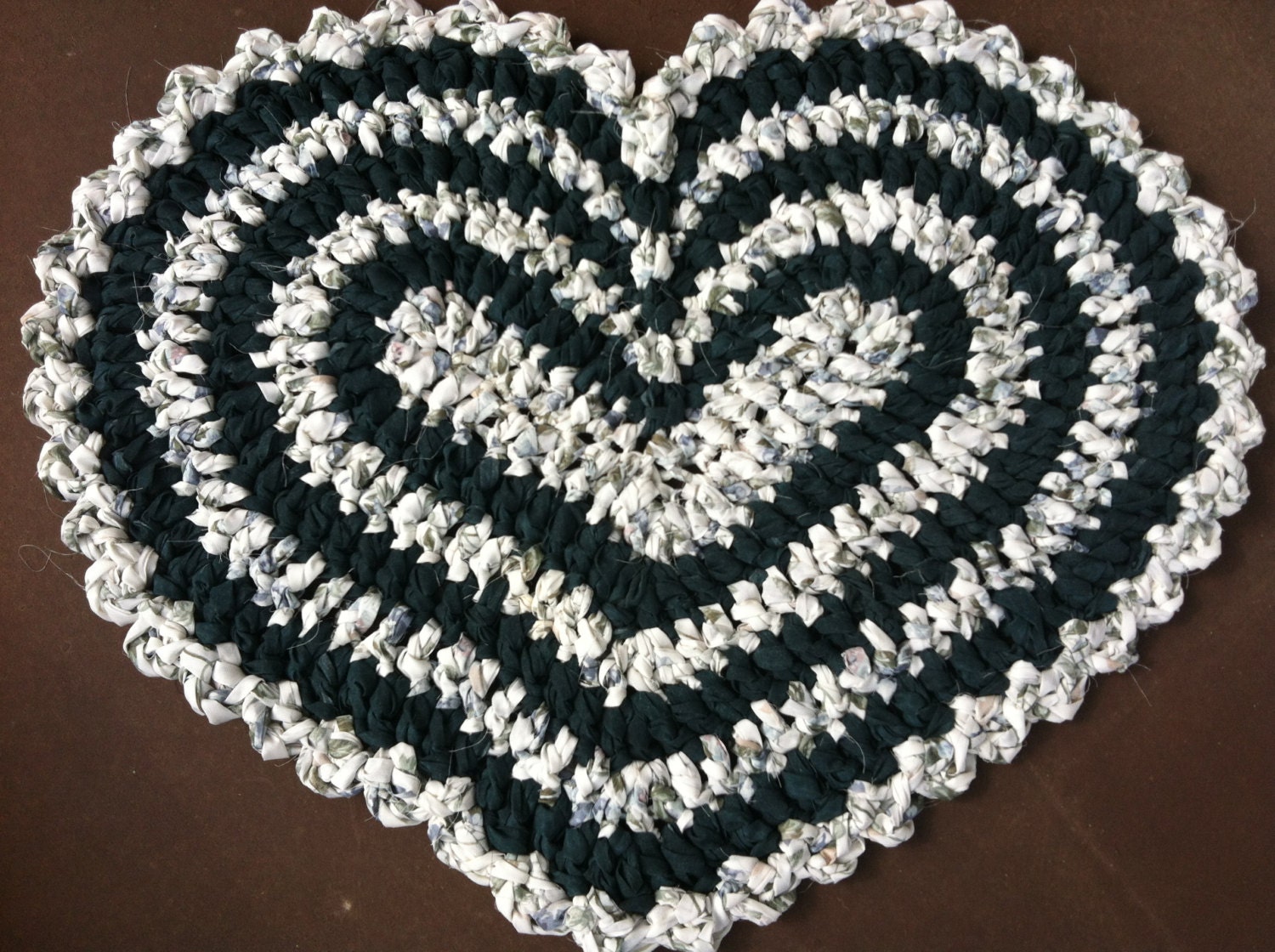 Heart Pattern Rugs | crochet heart original rag rug pattern Heart Pattern Rugs | crochet heart original rag rug pattern