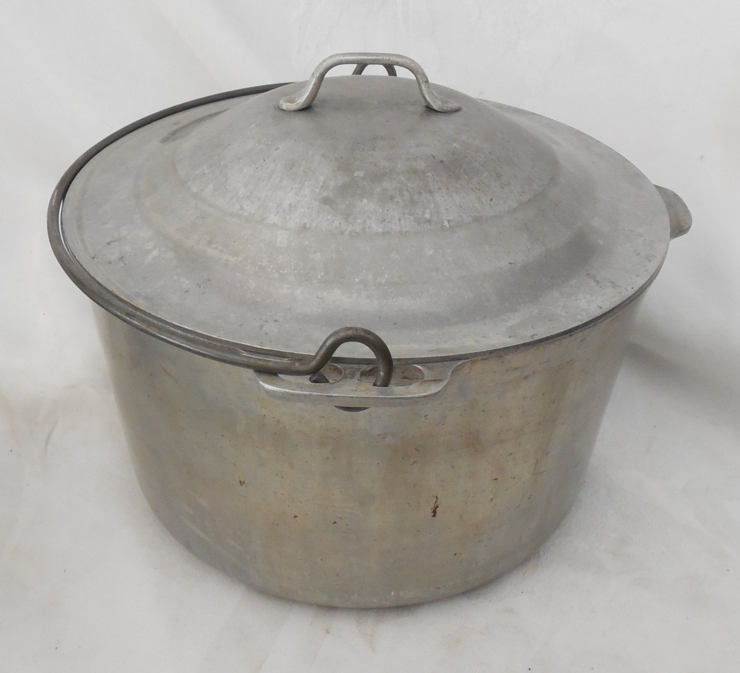 Master Maid Dutch Oven Pot Cast Aluminum Drip Lid
