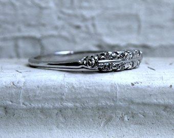 Classic Vintage 18K White Gold Diamond Wedding Band - 0.28ct.