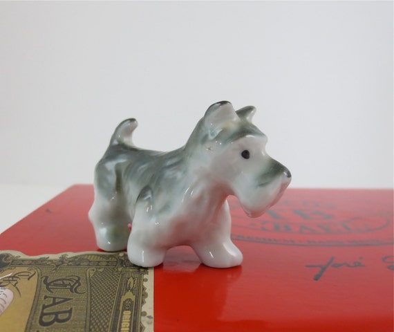 Porcelain Scottish Terrier Figurine / Vintage Scotty by nyssaink