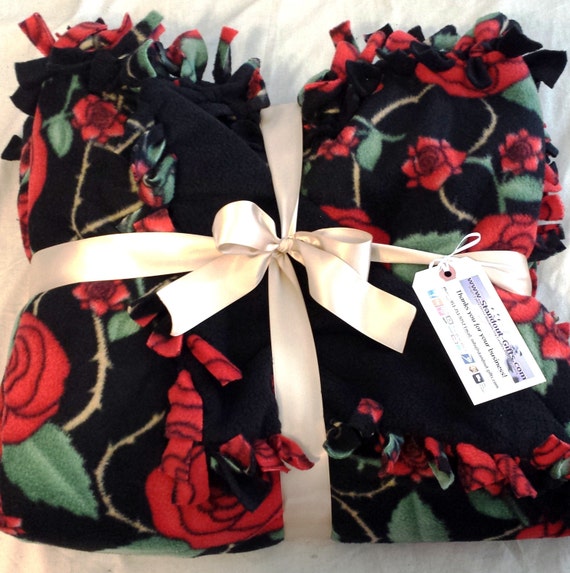 Items similar to Red Roses Fleece Blanket 2 yards on Etsy