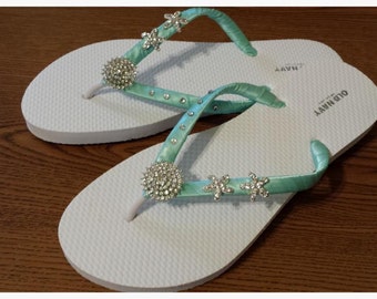 Aqua Blue satarfish Wedding Flip Flops / Starfish Rhinestone Flip Flops / Bridal satin Flip Flops / Bridesmaids Sandals.