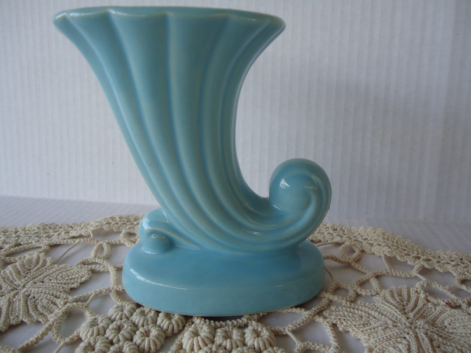 Vintage USA Pottery USA Blue Cornucopia Vase