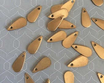 Vintage Brass Finding, Tear Drop Findings, Tear Drop Name Tag, 15mm, 20Pcs
