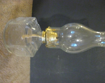 LAMPLIGHT FARMS Clear Glass Oil Lamp/Lantern with Globe CL32-8