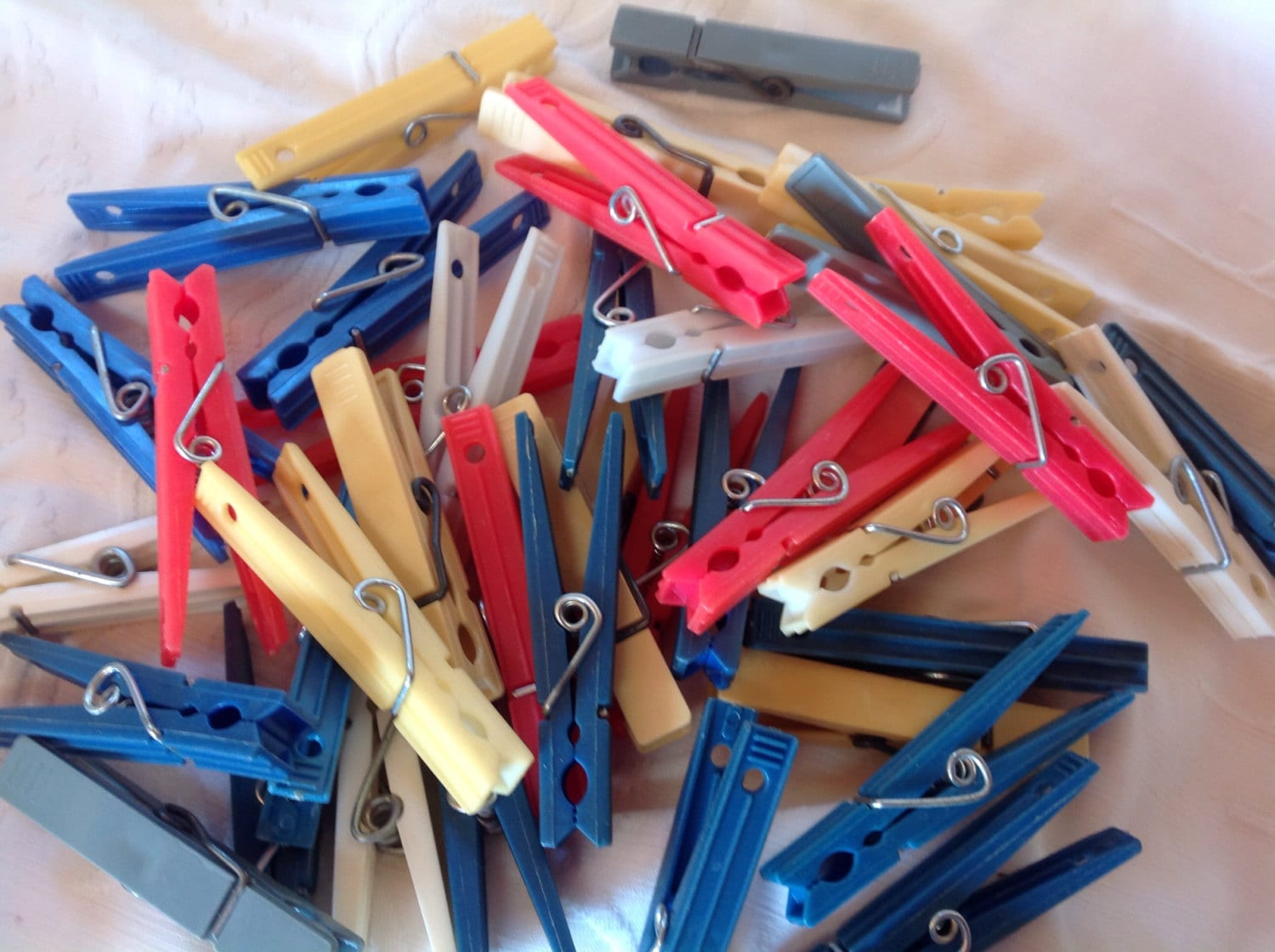 Vintage Plastic Clothespins 44 Colored by MichellesHouse on Etsy