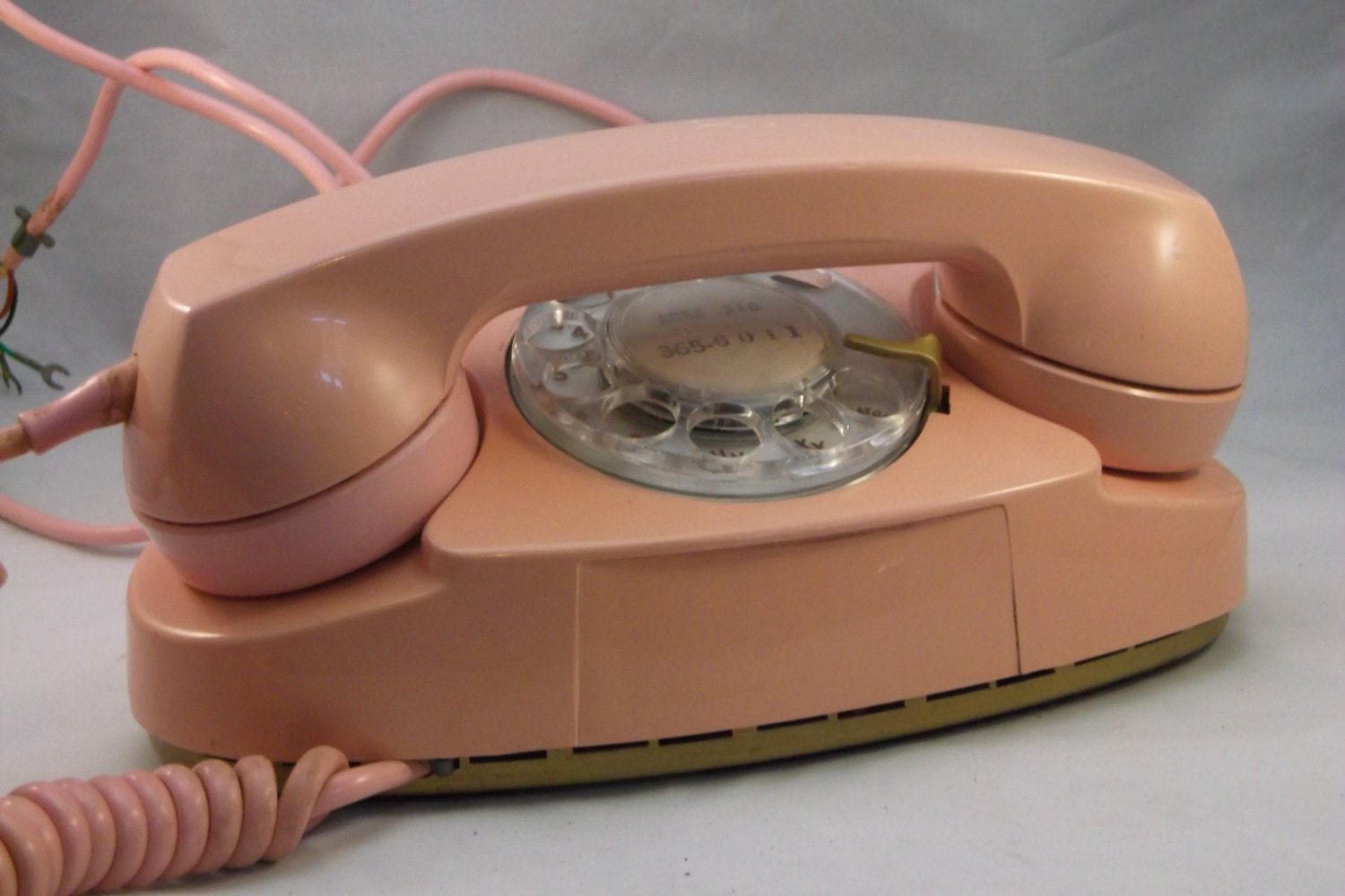 Retro Mid Century Pink Princess Phone.epsteam