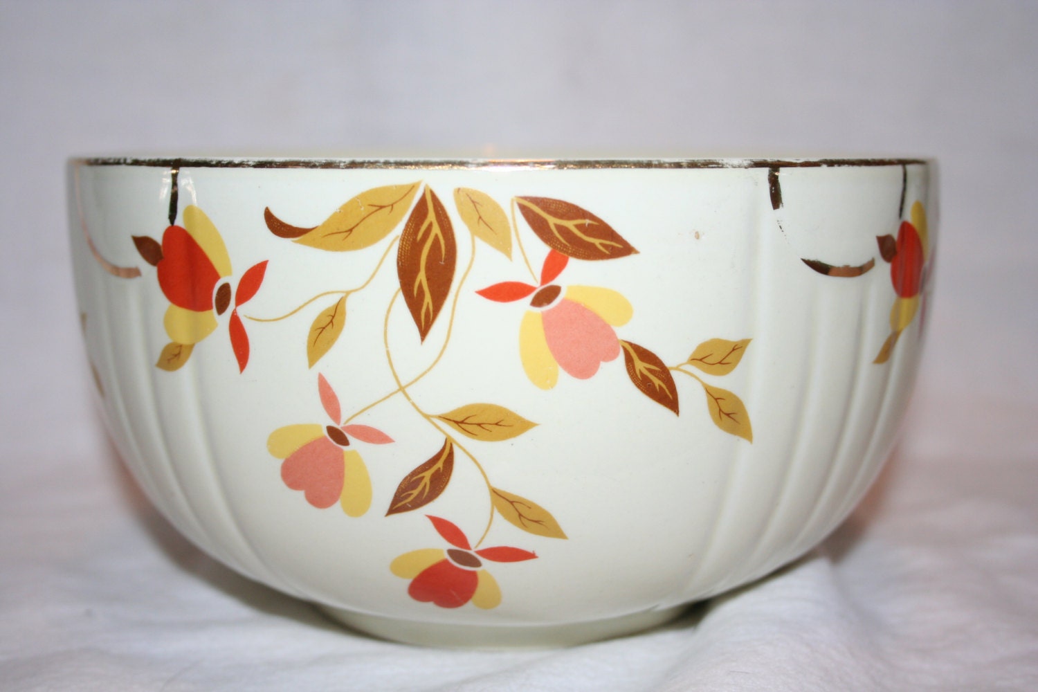 Hall's Superior Quality Kitchenware Bowl Jewel Autumn Leaf
