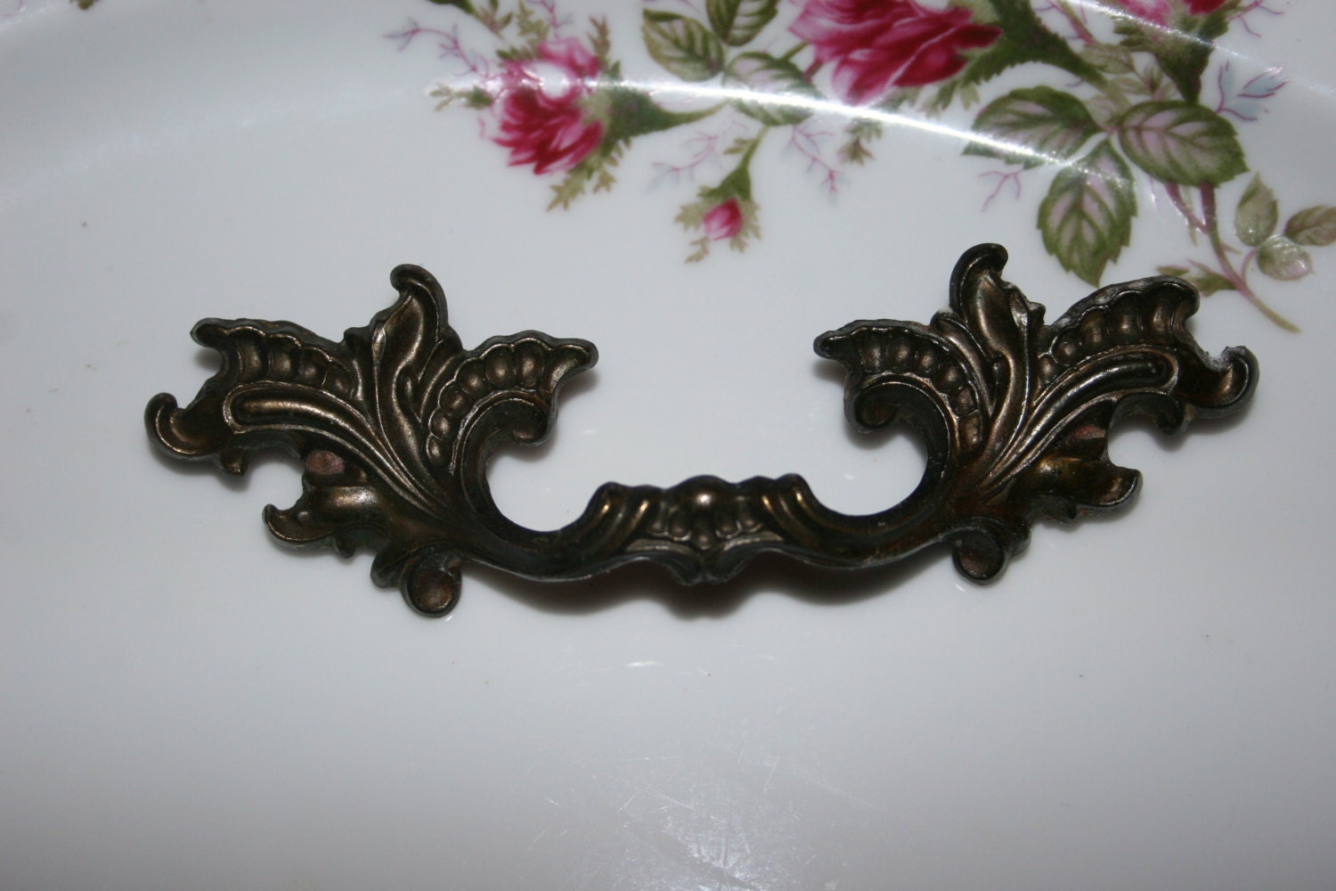 1 Drawer Pull / French Provincial / dresser pulls / hardware