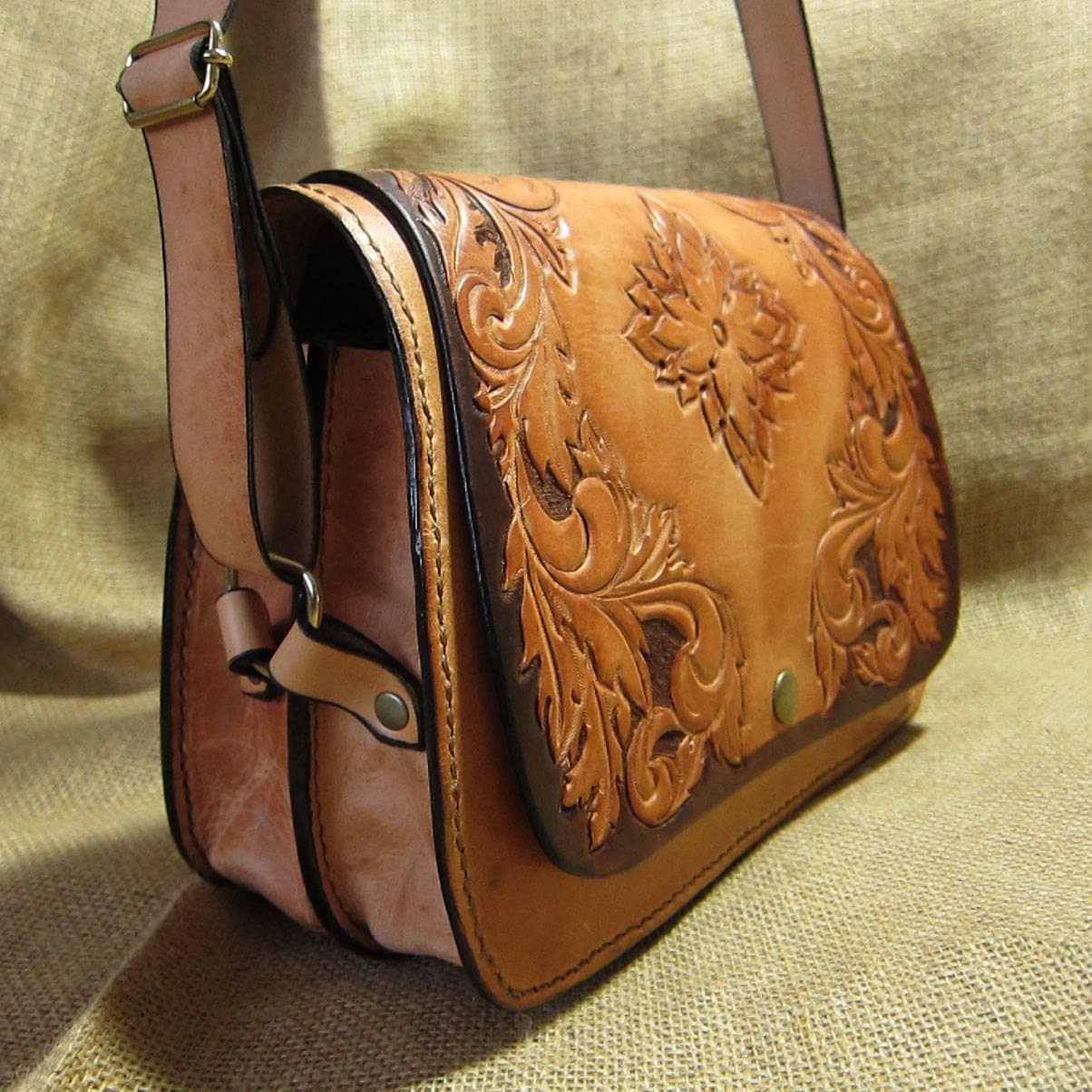 carmen leather shoulder bag