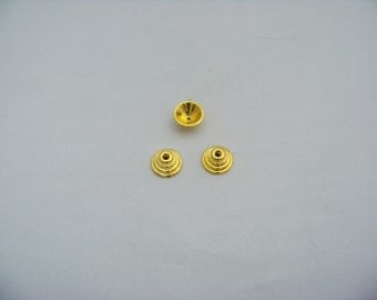Gold Peg Top Charms Finds2/3068