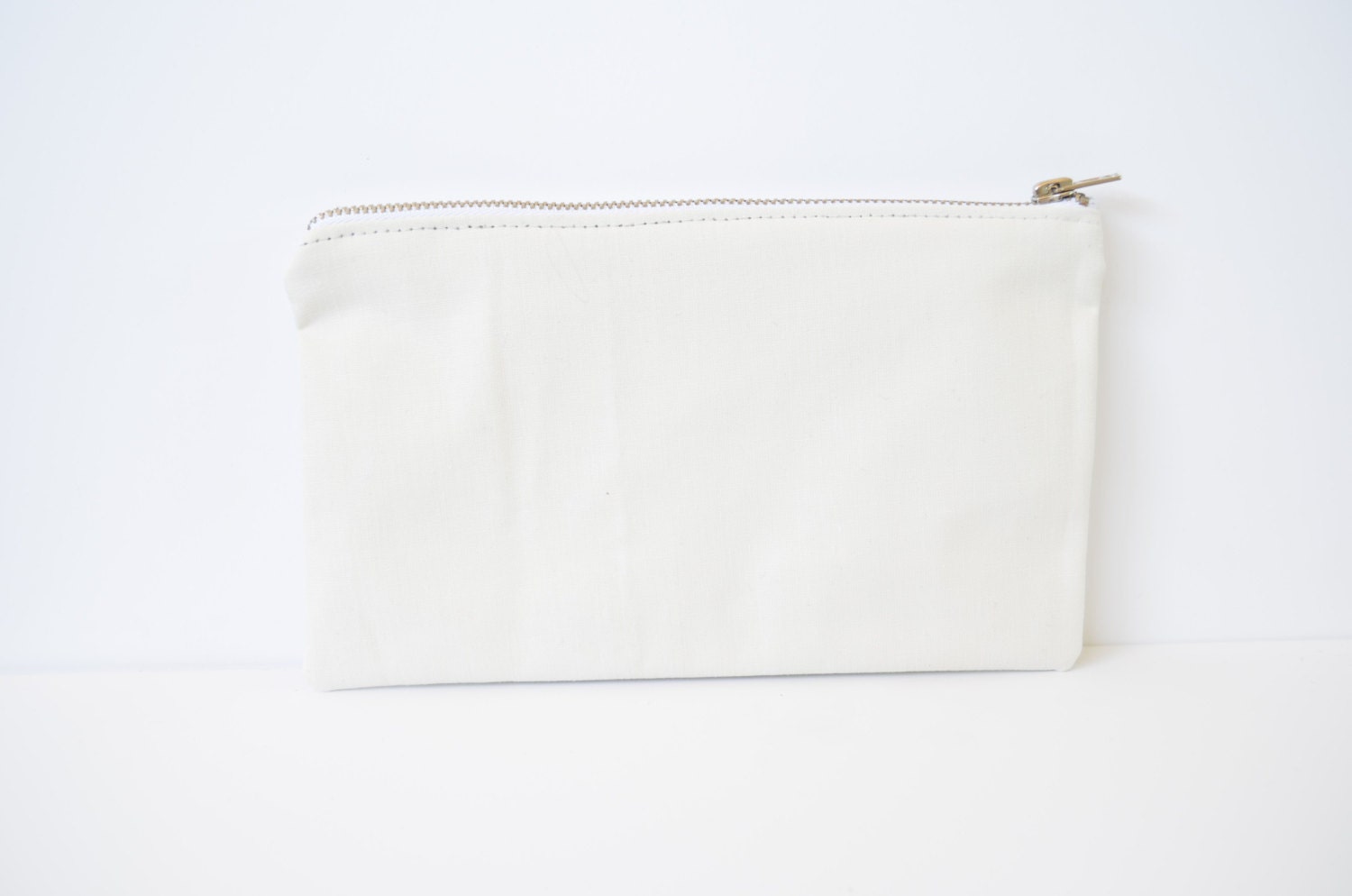 Minimalist White Fabric Zipper Pencil Case . zipper pouch