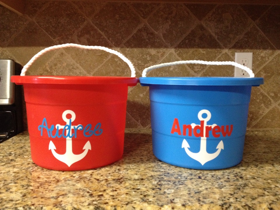 Large 2.5 Gallon Personalized bucket by SimonSouthernSigns on Etsy