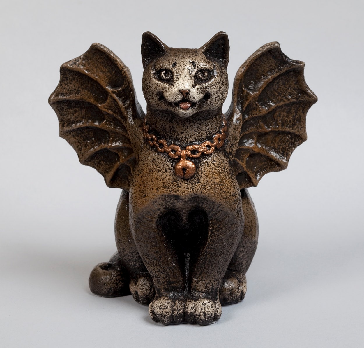winged cat gargoyle statue