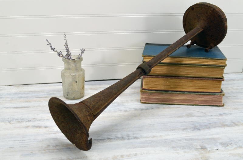 Ooga Horn rustic and primitive truck / auto horn Vintage