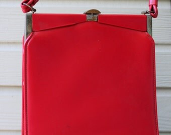 Vintage 1960s P&B Red Vinyl Handbag With Gold Metal Clasp