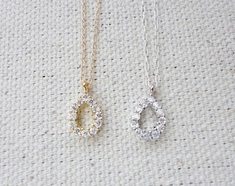 Tiny teardrop necklace, Minimal teardrop necklace, Wedding jewelry, Bridesmaid gift, Prom necklace, Simple everyday necklace
