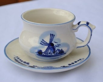 Sale: Delft Blue an White Holland, Windmill Porcelan Teacup and Saucer
