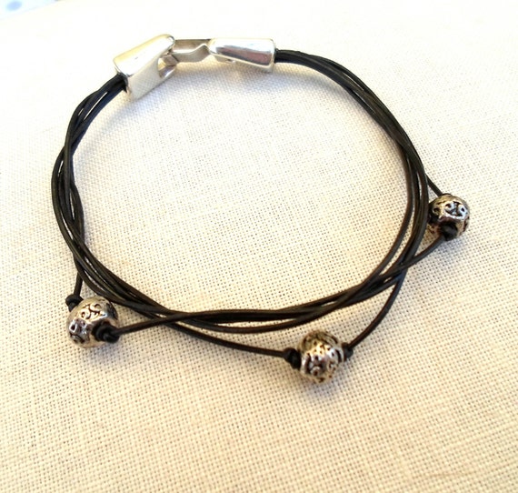 Mens leather bracelet with indian silver by LaChecheCreativa