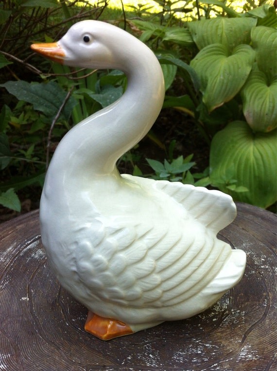 Goose swan Figurine Takahashi Porcelain Goose Swan Collectible Spring Easter Decor Duck Figurine (L100)