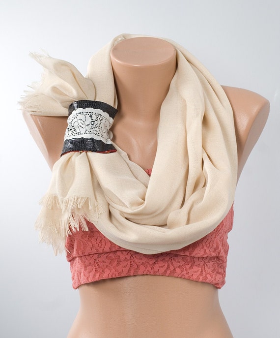 Simple Cream Check Scarf For Winters - Blurmark