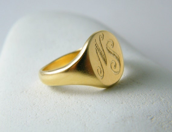 Gold signet ring Monogram signet ring personalized ring