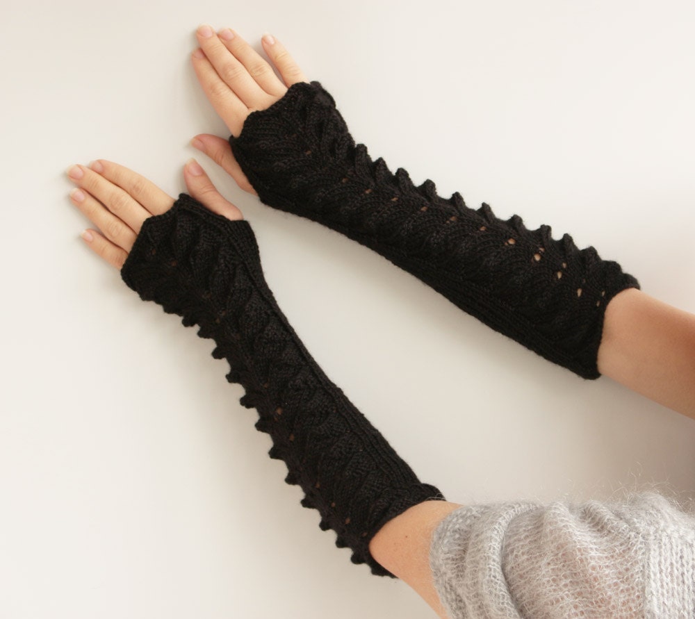 Black long Fingerless Glovesknitted gloves fingerless by tijusai