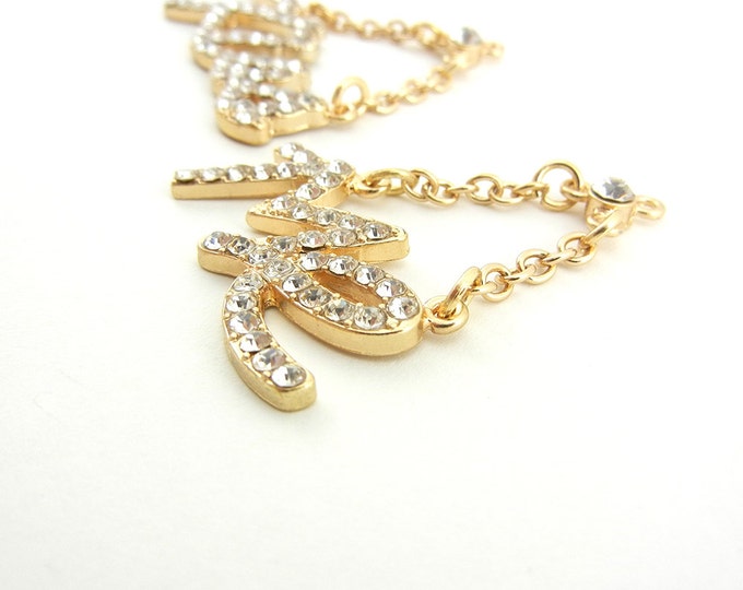 Pair of Rhinestone Kiss Me with Chains Charms Gold-tone