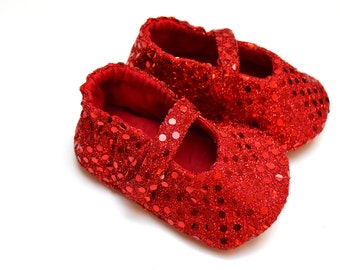 DOROTHY baby shoes halloween costume, wizard of oz baby booties, ruby slippers, baby shower gift, baby girl gift, red sequin christmas shoes