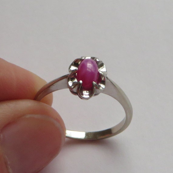 Vintage Pink Star Sapphire Ring in solid 10K white gold