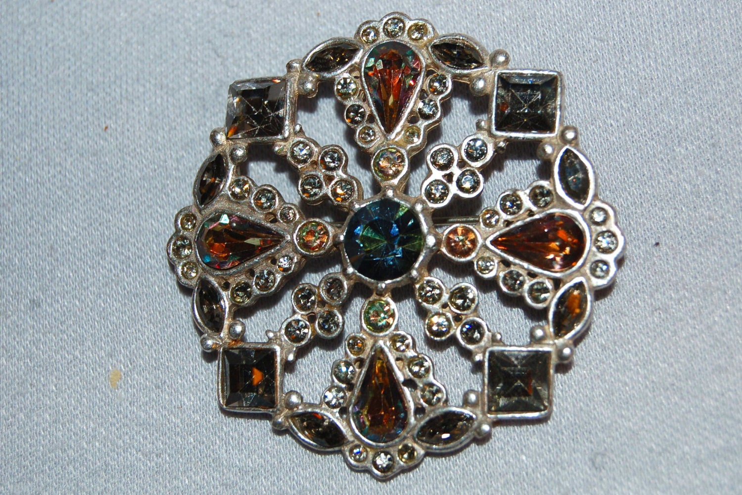 Vintage / Brooch / Rhinestone / Anne Klein / Multicolor