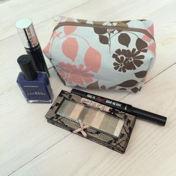 Items similar to Pink olive garden make up bag on Etsy