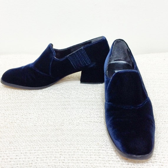 Vintage 80s 90s Details Loafer Shoes / Navy by BeatificVintage