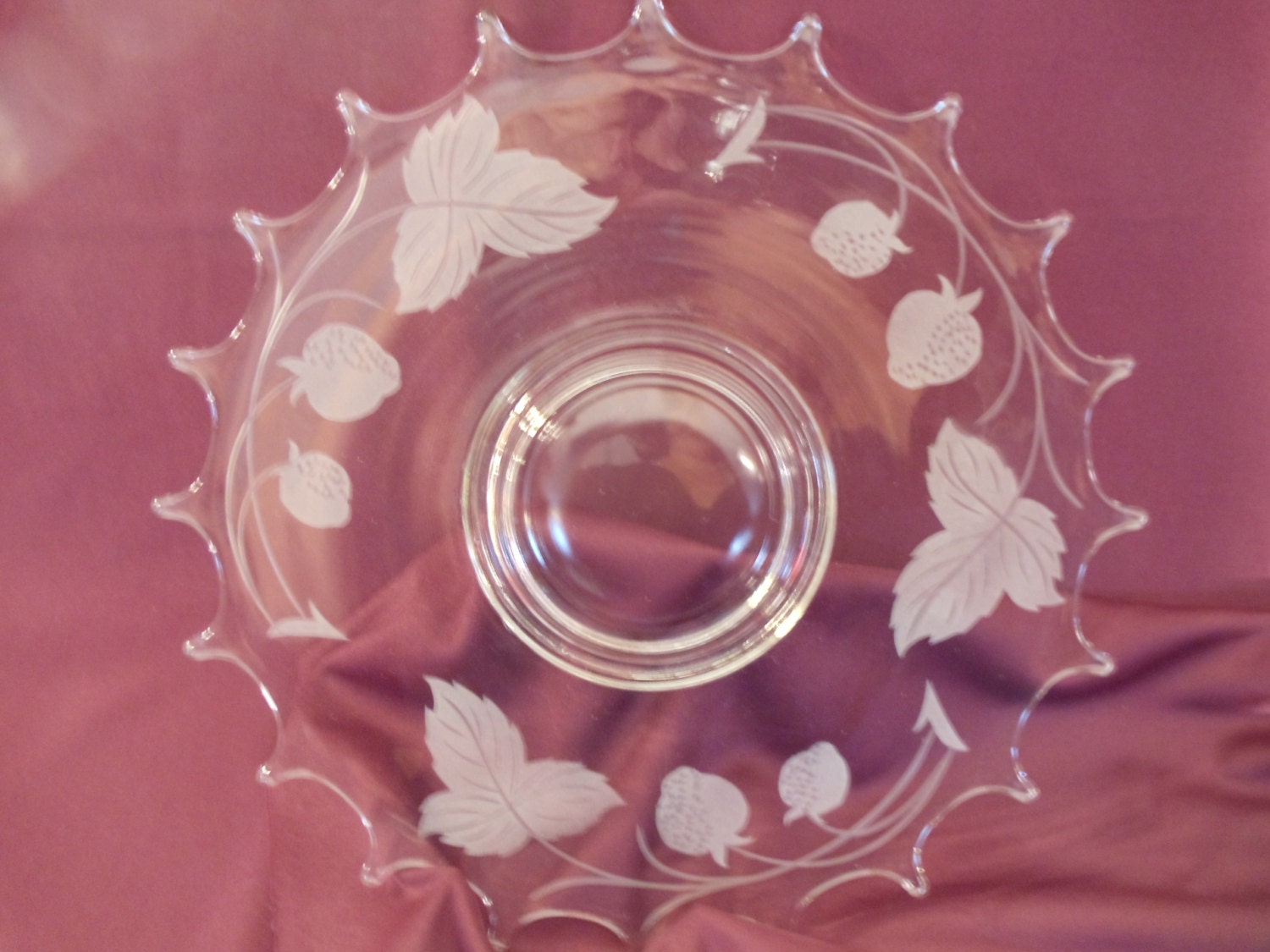 Beautiful Etched Glass 14′ Platter/Serving Dish Haute Juice