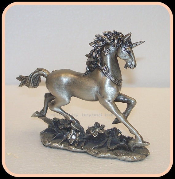 Pewter & CRYStAL DANCEiNG PRANCiNG UNiCORN Very DETAiLED Large and