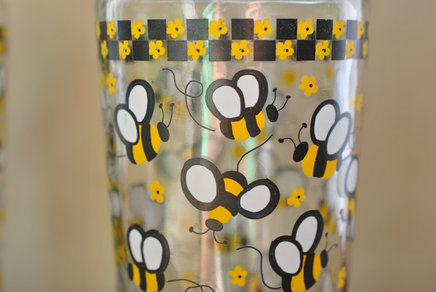 drinking glasses with bees on them
