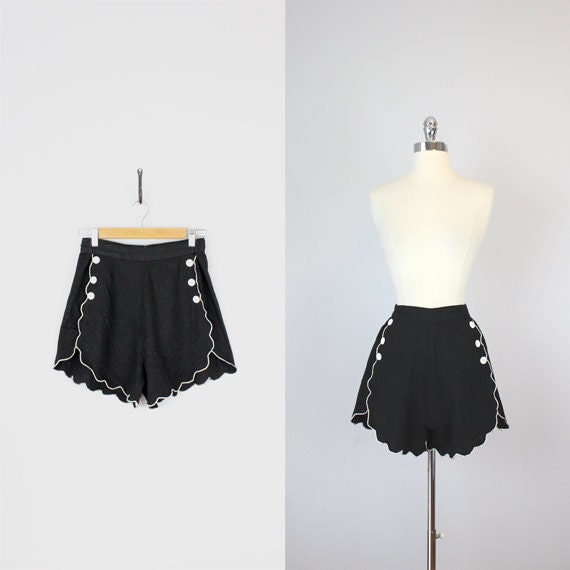 vintage 50s high waisted shorts / 1950s shorts / high waisted pin up shorts / black cotton shorts