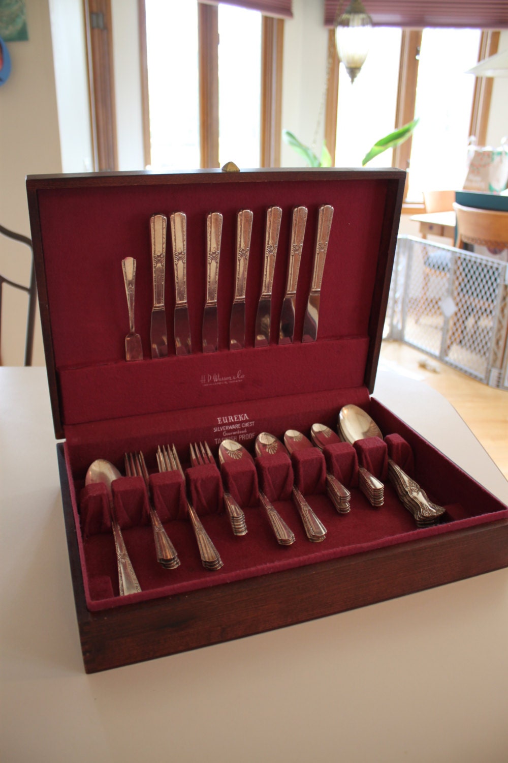 Vintage H.P. Wasson & Co. Eureka Silverware Chest With WM Rogers IS 49