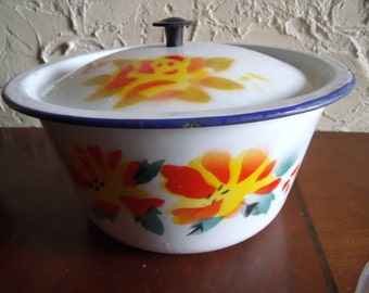 Collectible 1970s Covered Casserole Dish Graniteware Enamelware Floral Design Blue Trim