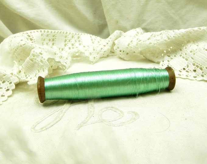 1 Antique French Wooden Reel / Spool of Mint Green Rayon Thread / French Country Decor / Craft Supplies / Haberdashery / Vintage Retro Home 1 Antique French Wooden Reel / Spool of Mint Green Rayon Thread / French Country Decor / Craft Supplies / Haberdashery / Vintage Retro Home