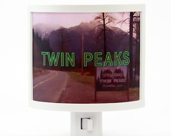 Twin Peaks Night Light tv show gifts under 20 David Lynch 90s black lodge fire walk with me Laura Palmer log lady Agent Cooper Audrey Horne